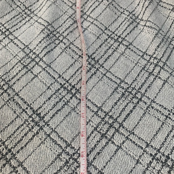 Karl Lagerfeld Windowpane
Pull On Mini Skirt Size
10 Black Grey - Picture 8 of 16